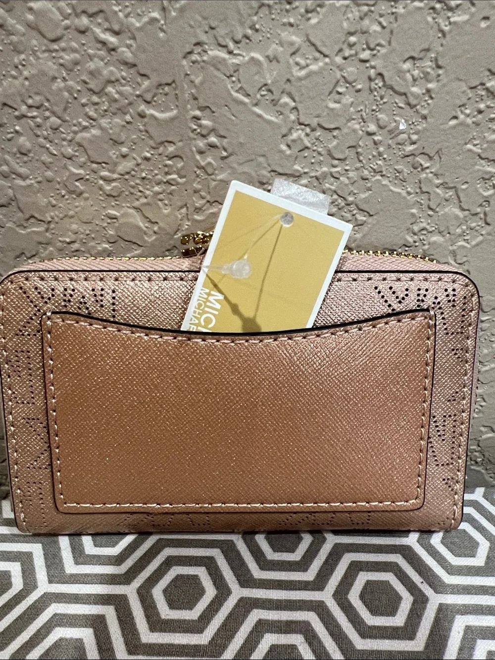 Michael Kors compact zip